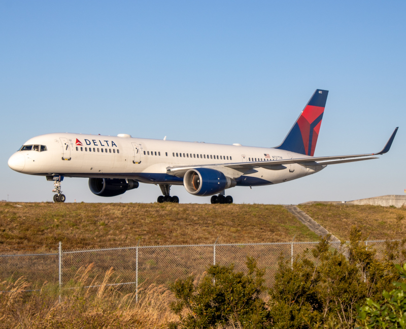 Photo of N727TW - Delta Airlines Boeing 757-200 at MCO on AeroXplorer Aviation Database