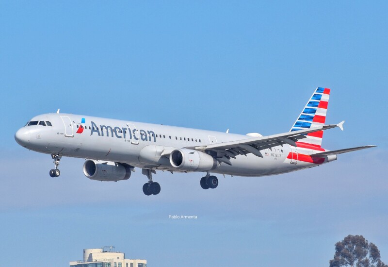 Photo of N978UY - American Airlines Airbus A321-200 at SAN on AeroXplorer Aviation Database