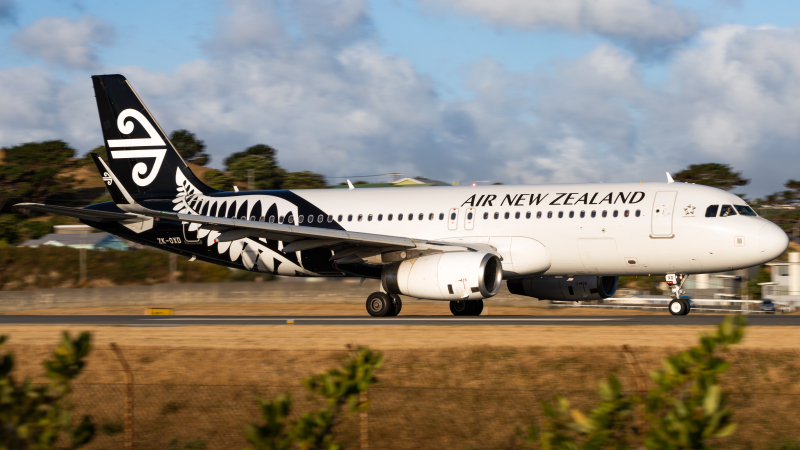 Photo of ZK-OXD - Air New Zealand Airbus A320 at WLG on AeroXplorer Aviation Database