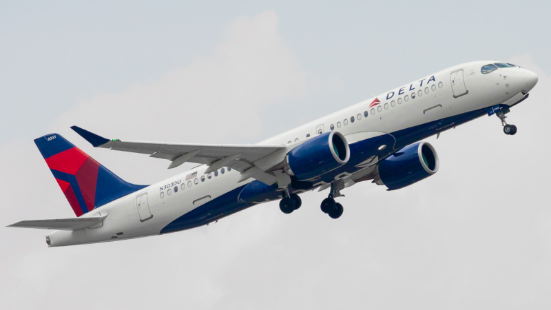Photo of N303DU - Delta Airlines Airbus A220-300 at IAH on AeroXplorer Aviation Database