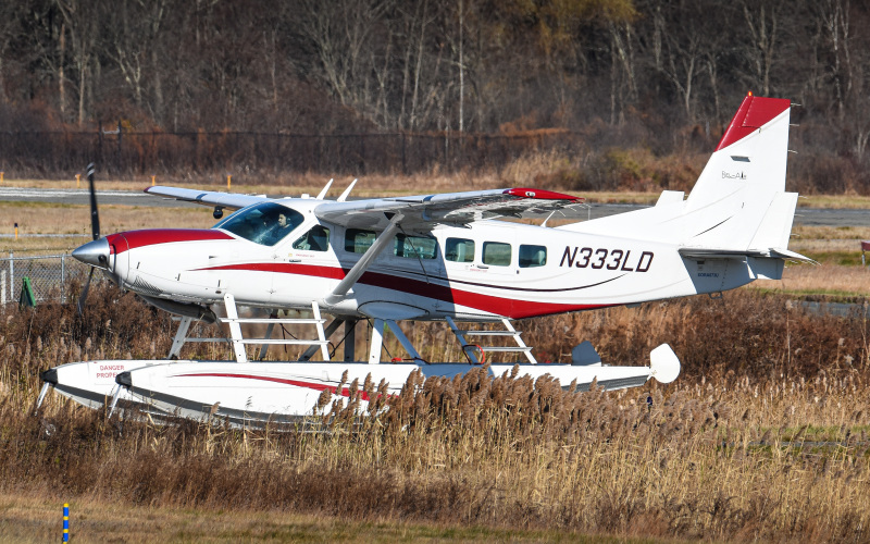 Photo of N333LD - PRIVATE Cessna 208 at OWD on AeroXplorer Aviation Database