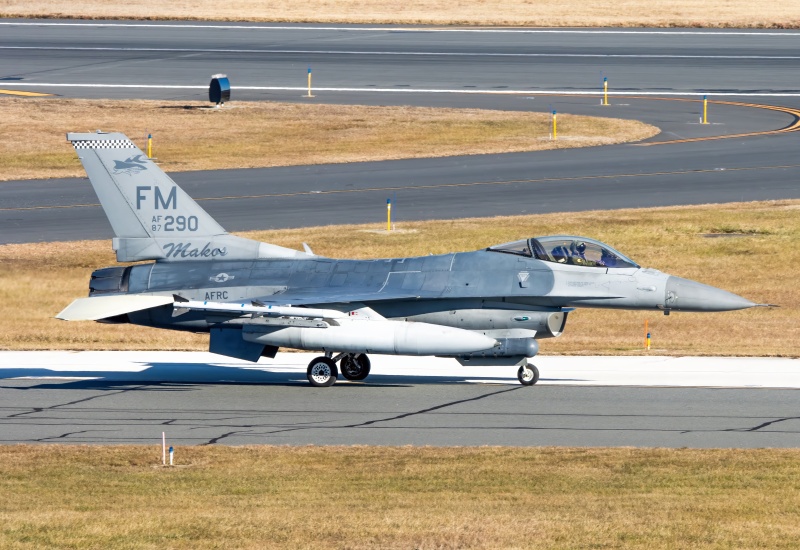Photo of 87-0290 - USAF - United States Air Force General Dynamics F-16 Fighting Falcon at ACY on AeroXplorer Aviation Database