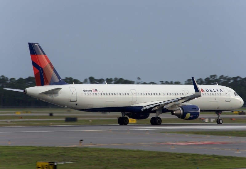 Photo of N103DY - Delta Airlines Airbus A321-200 at DAB on AeroXplorer Aviation Database