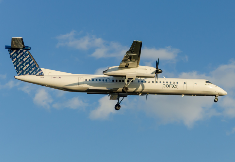Photo of CQLQQ  - Porter Airlines De Havilland Dash-8 q400 at EWR on AeroXplorer Aviation Database