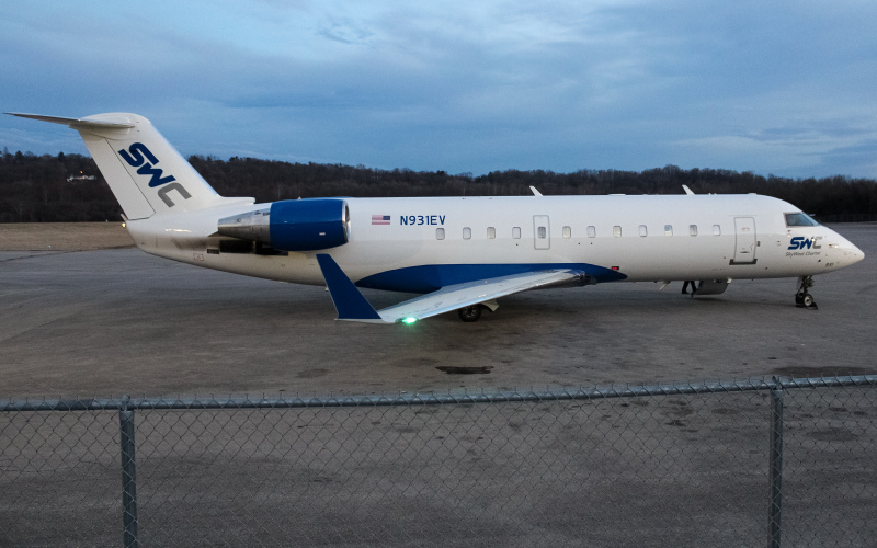 Photo of N931EV - Skywest Charter Mitsubishi CRJ-200 at LUK on AeroXplorer Aviation Database