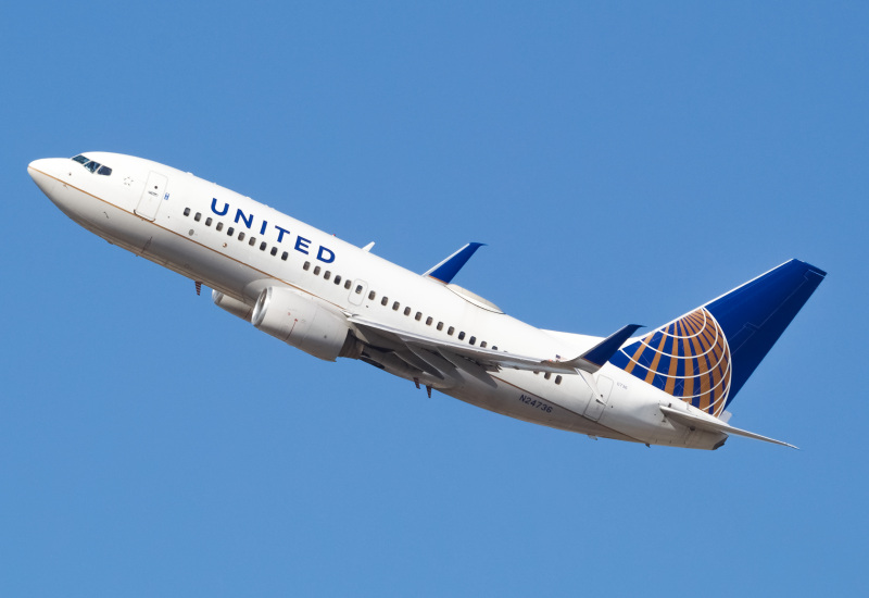 Photo of N24736 - United Airlines Boeing 737-700 at EWR on AeroXplorer Aviation Database