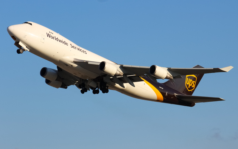 Photo of N577UP - United Parcel Service Boeing 747-400F at SDF on AeroXplorer Aviation Database