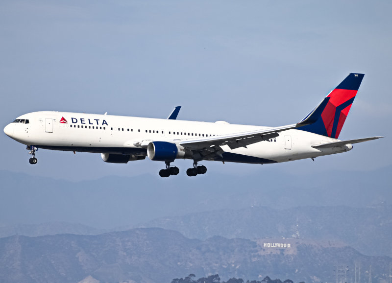 Photo of N186DN - Delta Airlines Boeing 767-300ER at LAX on AeroXplorer Aviation Database