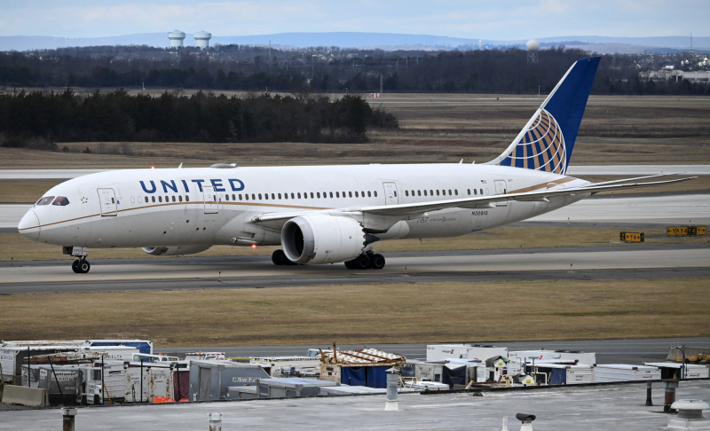 Photo of N30913 - United Airlines Boeing 787-8 at IAD on AeroXplorer Aviation Database