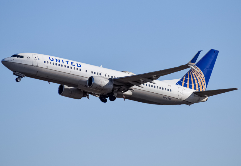 Photo of N76288 - United Airlines Boeing 737-800 at DEN on AeroXplorer Aviation Database