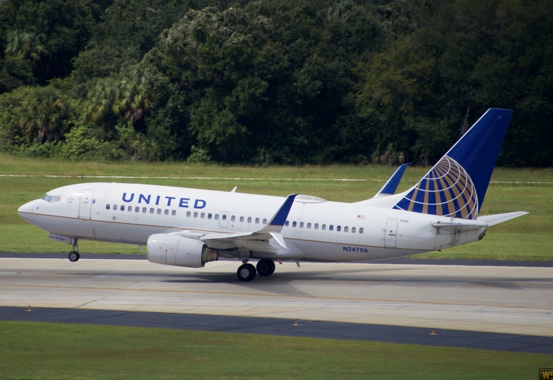 Photo of N24706 - United Airlines Boeing 737-700 at TPA on AeroXplorer Aviation Database