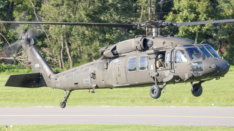 Photo of 99-26829 - USA - United States Army Sikorsky UH-60L Blackhawk at CGS on AeroXplorer Aviation Database