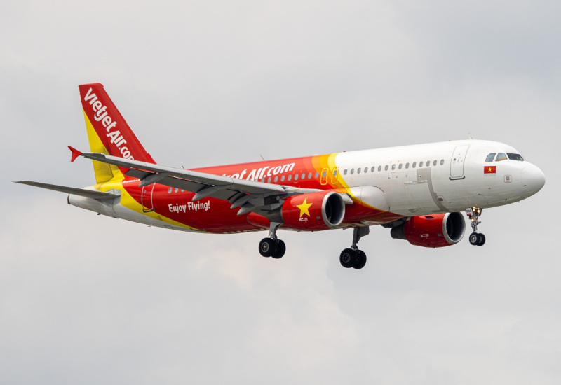 Photo of VN-A690 - VietJet Air Airbus A320 at SGN on AeroXplorer Aviation Database