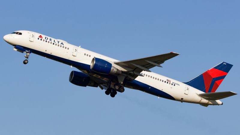 Photo of N654DL - Delta Airlines Boeing 757-200 at PIE on AeroXplorer Aviation Database