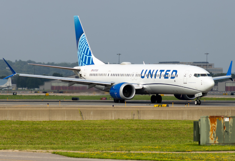 Photo of N37525 - United Airlines Boeing 737 MAX 9 at MSP on AeroXplorer Aviation Database