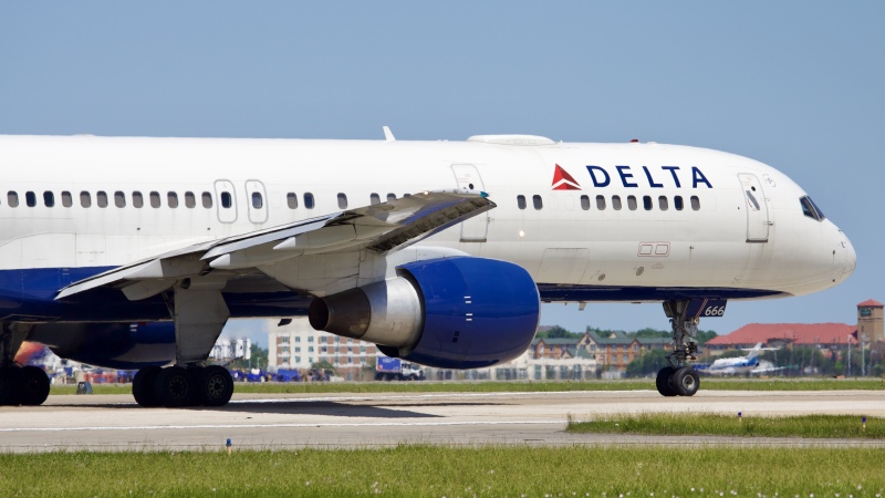 Photo of N666DN - Delta Airlines Boeing 757-200 at HOU on AeroXplorer Aviation Database