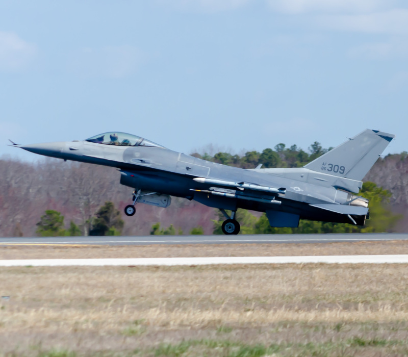 Photo of 86-0309 - Air National Guard General Dynamics F-16 Fighting Falcon at ACY on AeroXplorer Aviation Database