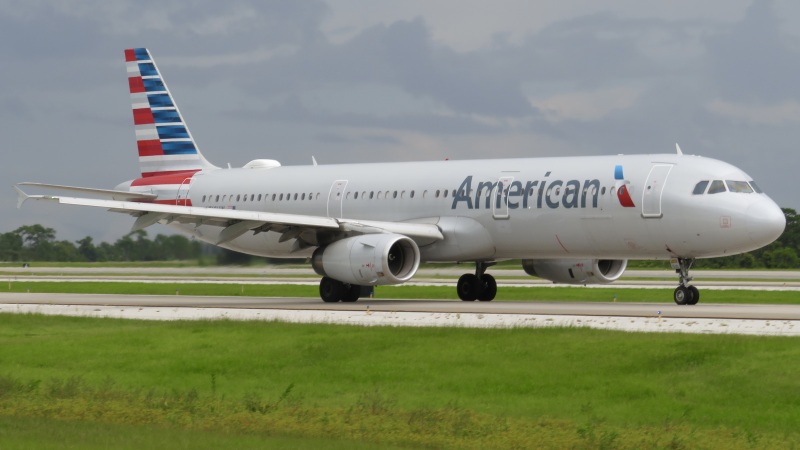 Photo of N510UW - American Airlines Airbus A321-200 at MCO on AeroXplorer Aviation Database