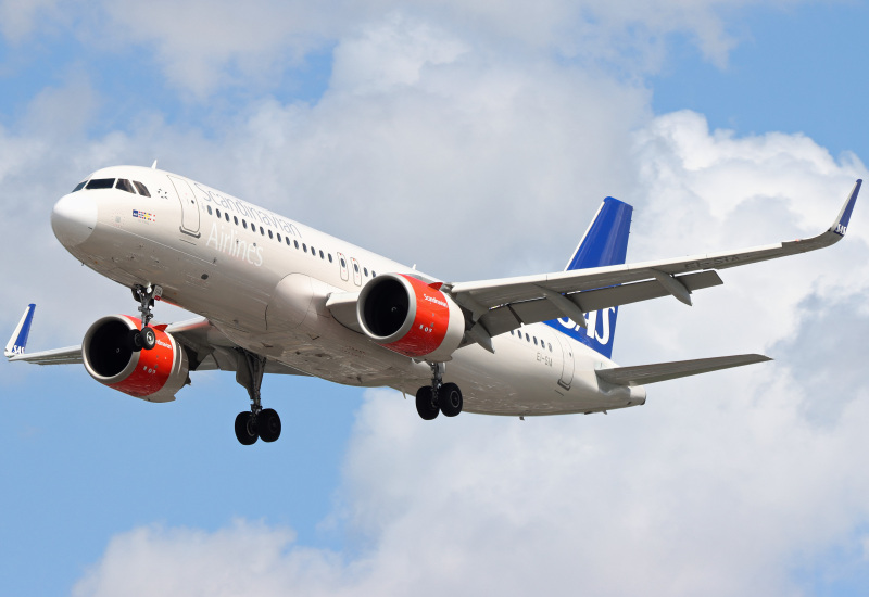 Photo of EI-SIA - Scandinavian Airlines Airbus A320NEO at LHR on AeroXplorer Aviation Database