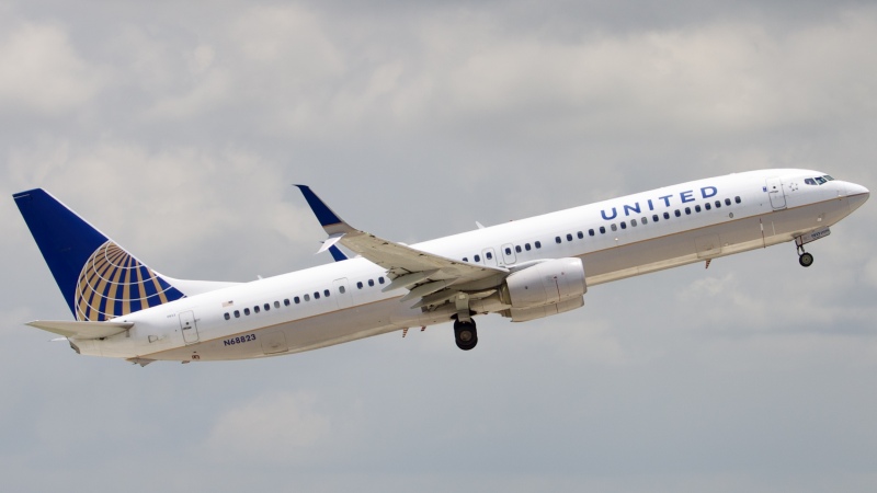 Photo of N68823 - United Airlines Boeing 737-900ER at IAH on AeroXplorer Aviation Database