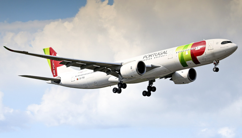 Photo of CS-TUG - TAP Air Portugal Airbus A330-900 at MIA on AeroXplorer Aviation Database