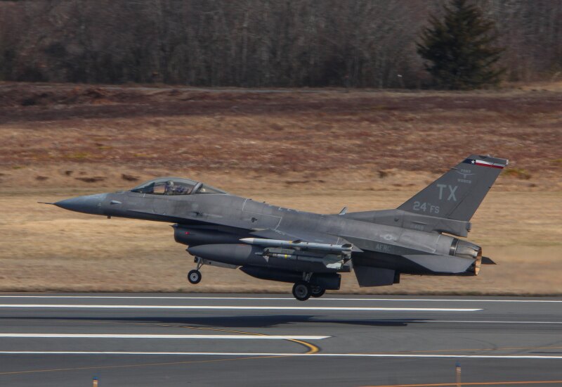 Photo of 85-0468 - USAF - United States Air Force General Dynamics F-16 Fighting Falcon at ACY on AeroXplorer Aviation Database