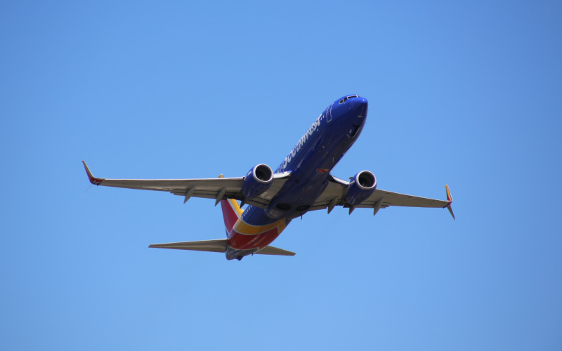 Photo of N8567Z - Southwest Airlines Boeing 737-800 at ISP on AeroXplorer Aviation Database