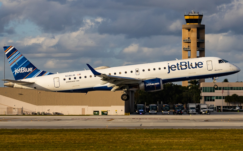 Photo of N346JB - JetBlue Airways Embraer E190 at Fll on AeroXplorer Aviation Database
