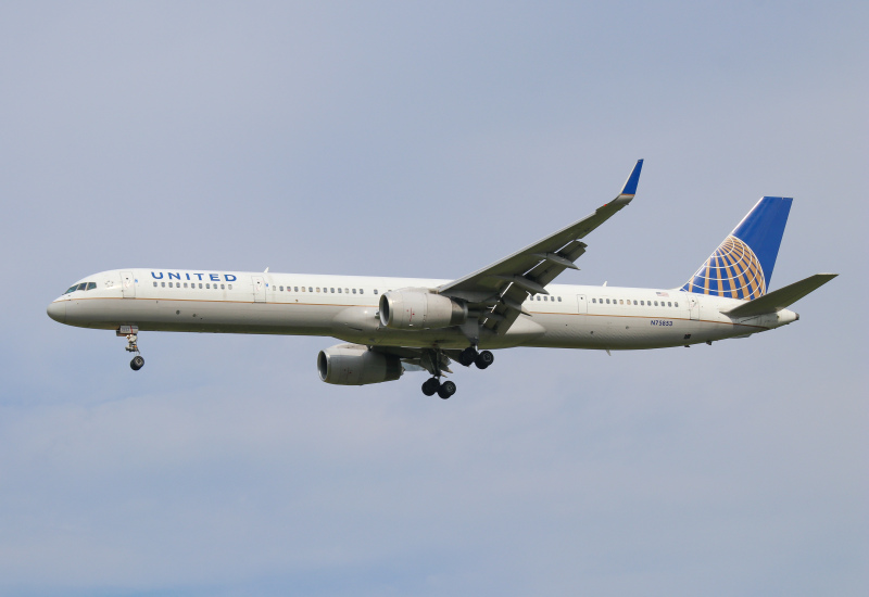 Photo of N75853 - United Airlines Boeing 757-300 at IAD on AeroXplorer Aviation Database
