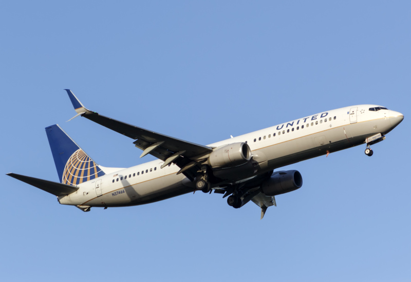 Photo of N37466 - United Airlines Boeing 737-900ER at MCO on AeroXplorer Aviation Database