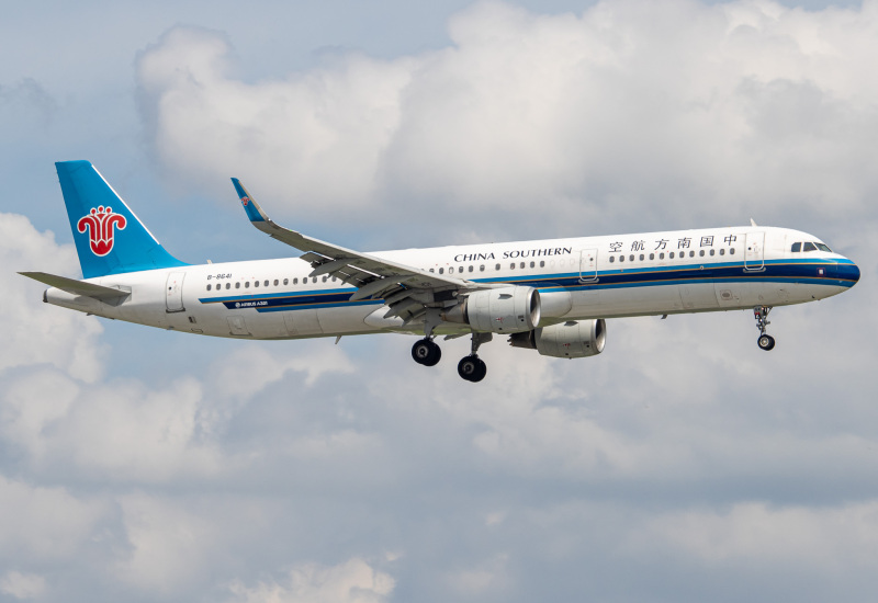 Photo of B-8641 - China Southern Airlines Airbus A321-200 at SGN on AeroXplorer Aviation Database