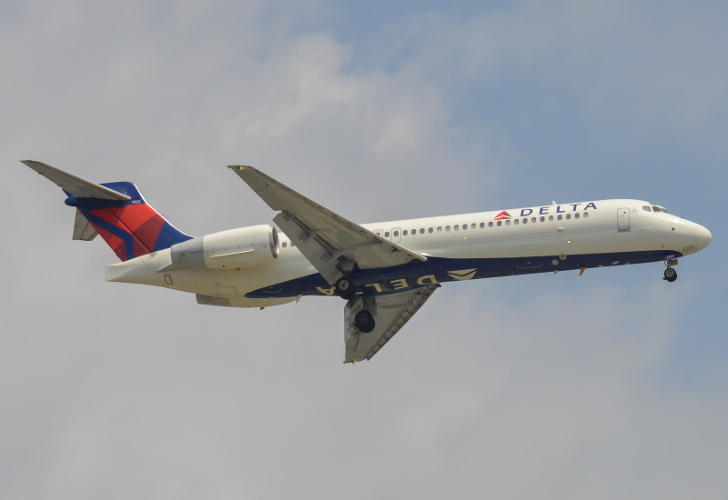 Photo of N963AT - Delta Airlines Boeing 717-200 at BWI on AeroXplorer Aviation Database