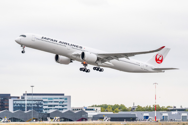 Japan Airlines' New Airbus A350-1000 Takes Flight - AeroXplorer.com