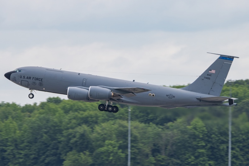 Photo of 57-1493 - USAF - United States Air Force Boeing KC-135 Stratotanker at DOV on AeroXplorer Aviation Database