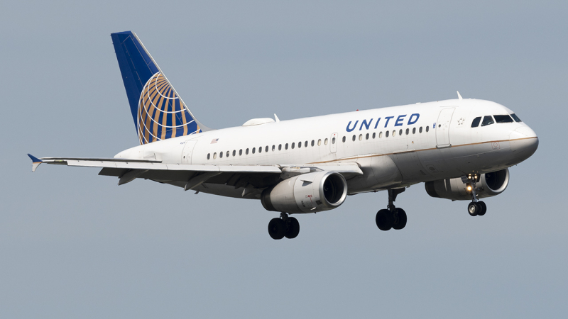 Photo of N824UA - United Airlines Airbus A319 at DCA on AeroXplorer Aviation Database