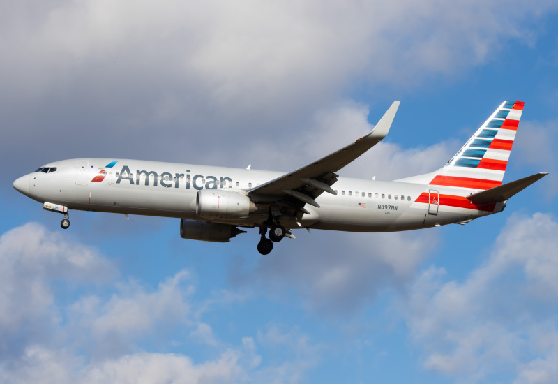 Photo of N897NN - American Airlines Boeing 737-800 at PHL on AeroXplorer Aviation Database