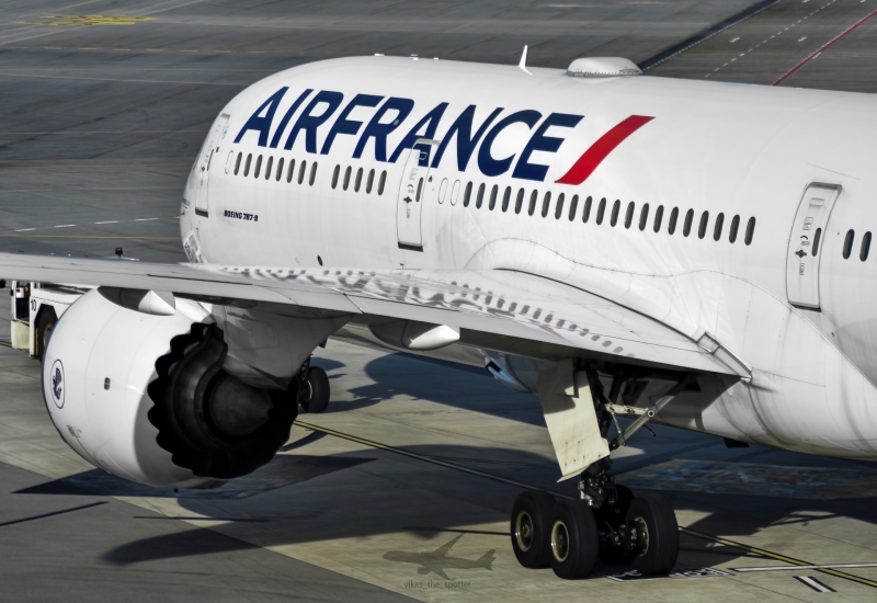 Photo of F-HRBG - Air France Boeing 787-9 at SIN on AeroXplorer Aviation Database