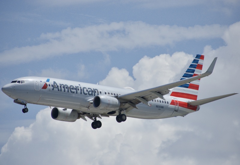 Photo of N835NN - American Airlines Boeing 737-800 at MCO on AeroXplorer Aviation Database