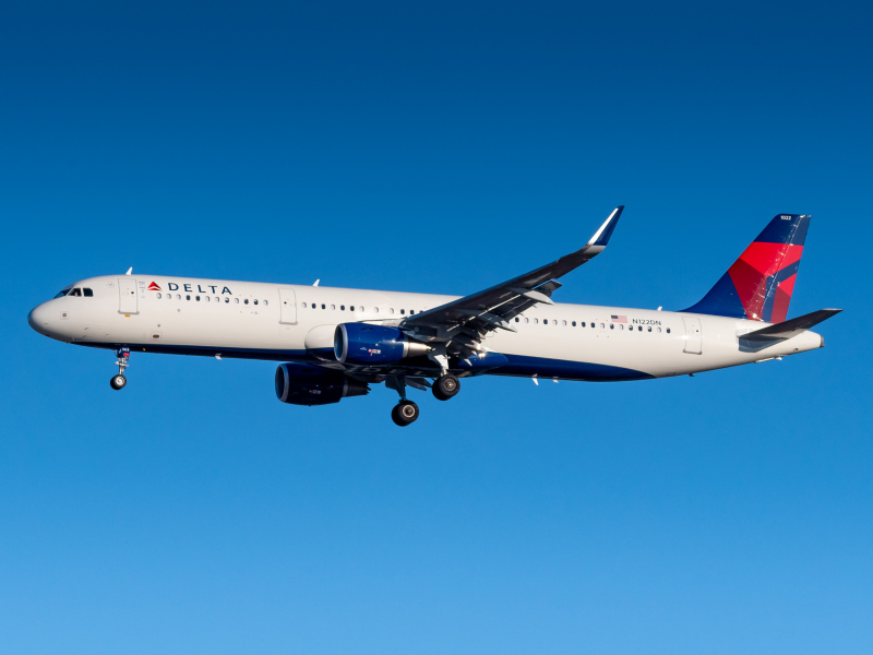 Photo of N122DN - Delta Airlines Airbus A321-200 at BOS on AeroXplorer Aviation Database