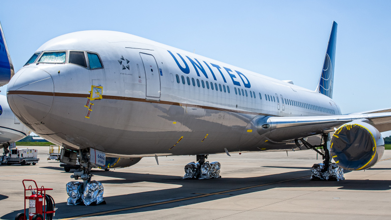 Photo of N662UA - United Airlines Boeing 767-300ER at IAD on AeroXplorer Aviation Database