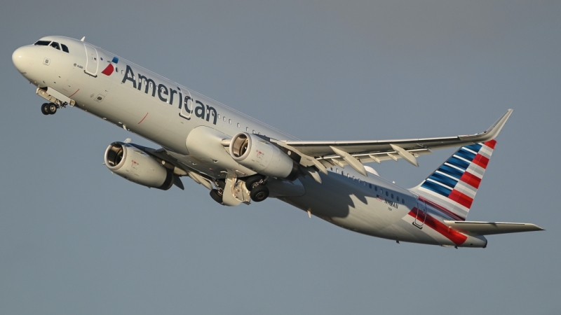 Photo of N112AN - American Airlines Airbus A321-200 at LAX on AeroXplorer Aviation Database