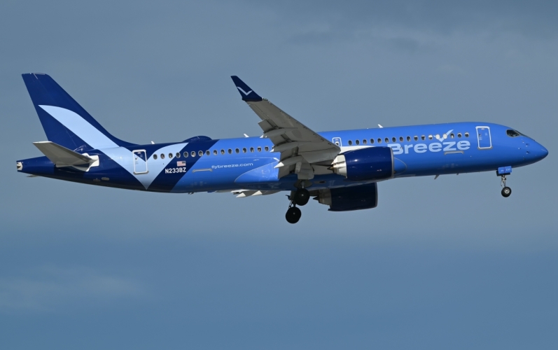 Photo of N233BZ - Breeze Airways Airbus A220-300 at MCO on AeroXplorer Aviation Database