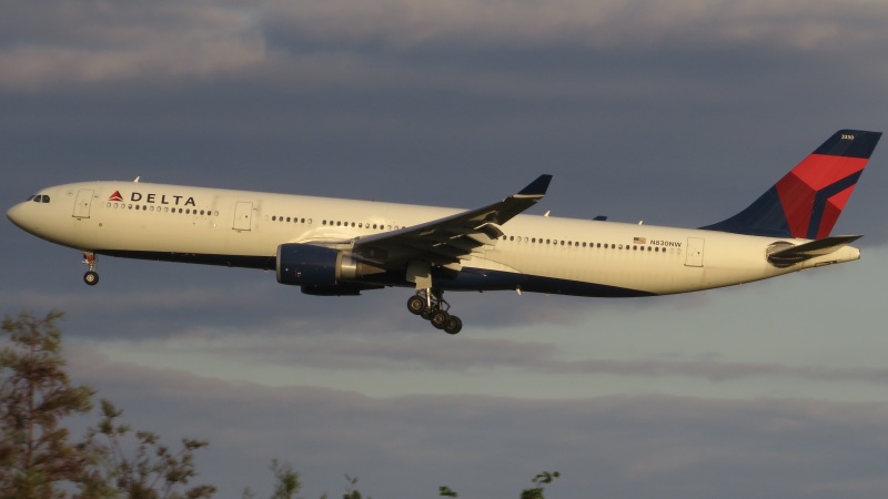 Photo of N830NW - Delta Airlines Airbus A330-300 at MCO on AeroXplorer Aviation Database