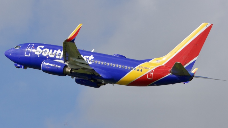 Photo of N923WN - Southwest Airlines Boeing 737-700 at HOU on AeroXplorer Aviation Database