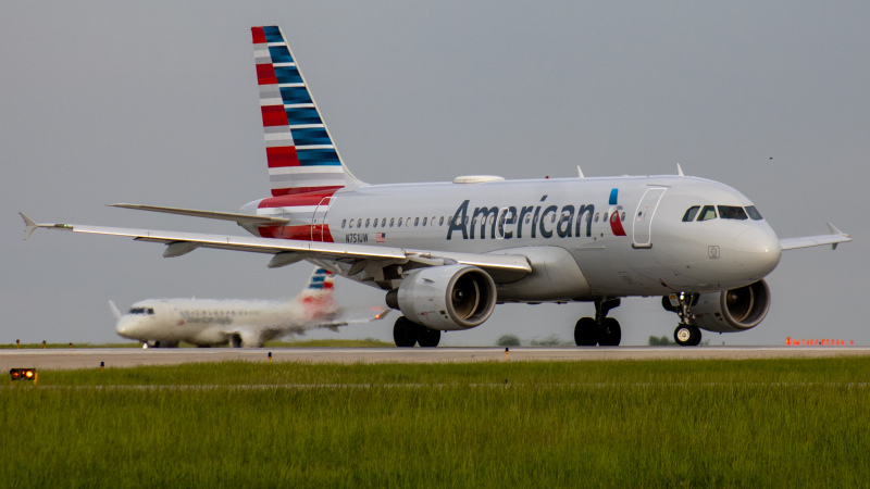 Photo of N751UW - American Airlines Airbus A319 at IND on AeroXplorer Aviation Database