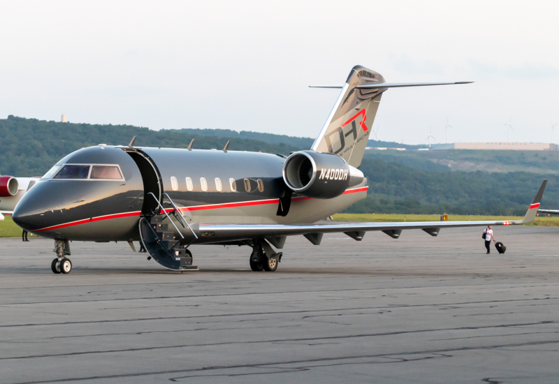 Photo of N400DH - PRIVATE Bombardier Challenger 604 at AVP on AeroXplorer Aviation Database