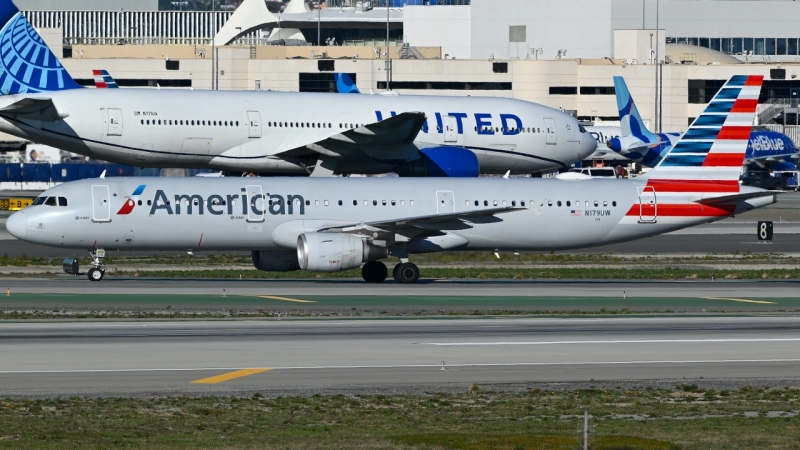 Photo of N179UW - American Airlines Airbus A321-200 at LAX on AeroXplorer Aviation Database