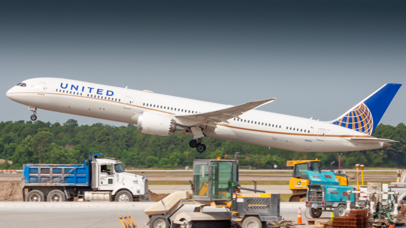 Photo of N14001 - United Airlines Boeing 787-10 at IAH on AeroXplorer Aviation Database