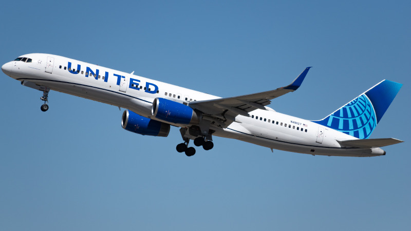 Photo of N48127 - United Airlines Boeing 757-200 at DEN on AeroXplorer Aviation Database