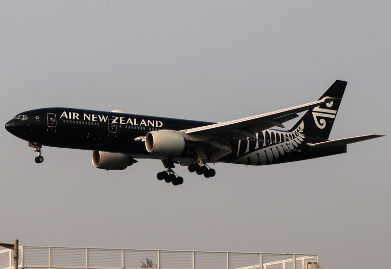 Photo of ZK-OKH - Air New Zealand Boeing 777-200ER at HKG on AeroXplorer Aviation Database
